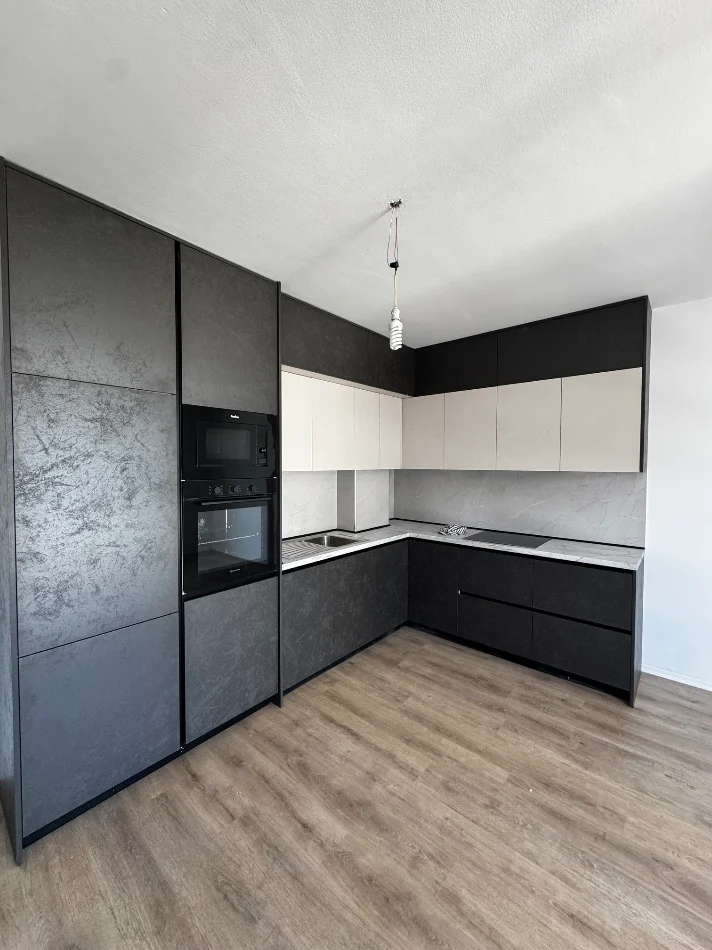 Tirane, jepet me qera apartament 2+1+Ballkon , 102 m² 420 € (Univers City, Tirane)