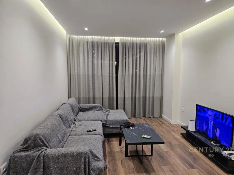 Tirane, jepet me qera apartament 1+1+Ballkon Kati 6, 80 m² 500 € 