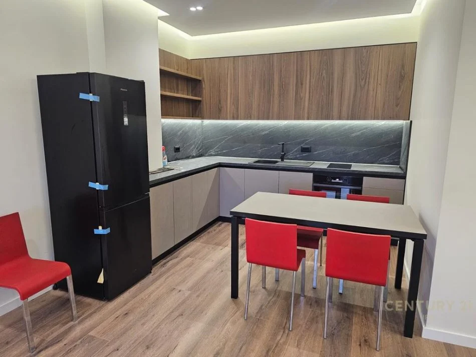 Tirane, jepet me qera apartament 1+1+Ballkon Kati 6, 80 m² 500 € 