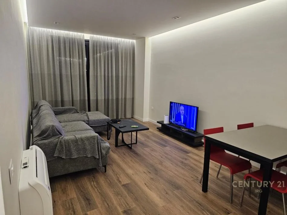 Tirane, jepet me qera apartament 1+1+Ballkon Kati 6, 80 m² 500 € 