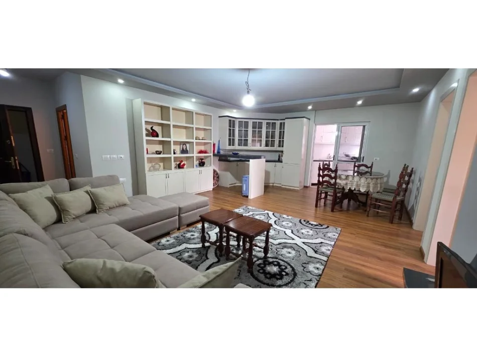Tirane, shes apartament 2+1+Aneks+Ballkon Kati 5, 96 m² 180.000 € 