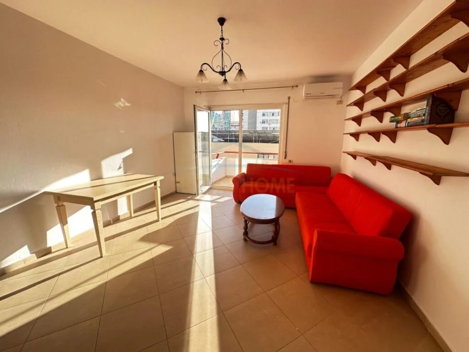 Tirane, shitet apartament 1+1+Ballkon Kati 5, 110.000 € (Don Bosko)