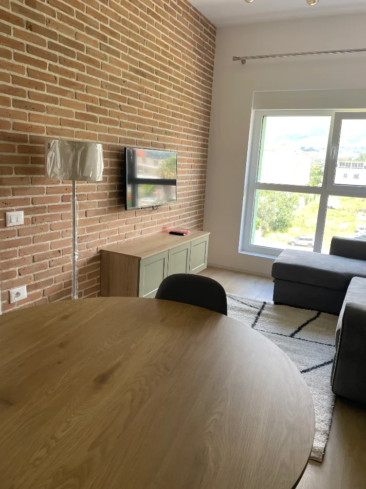 Tirane, jepet me qera apartament 1+1+Ballkon Kati 4, 50 m² 450 € (Rruga Pasho Hysa)