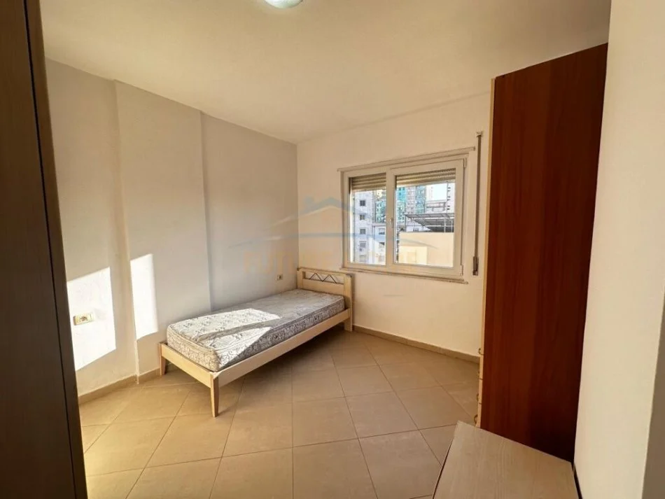 Tirane, shitet apartament 1+1+Ballkon Kati 5, 110.000 € (Don Bosko)