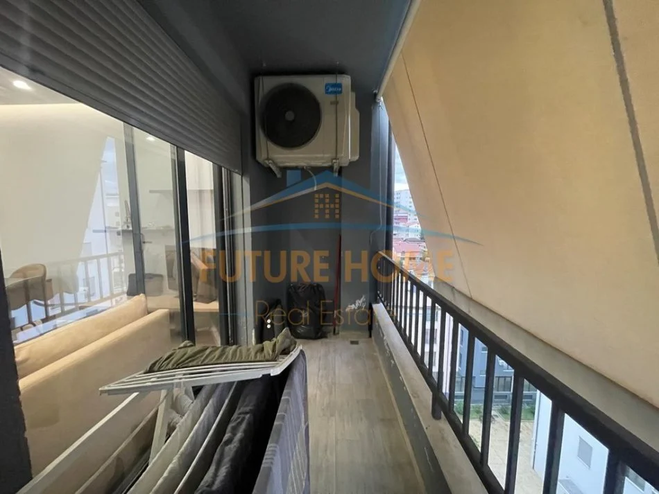 Tirane, shitet apartament 2+1+Ballkon Kati 7, 101 m² 200.000 € (Ministria e kultures kinostudio)