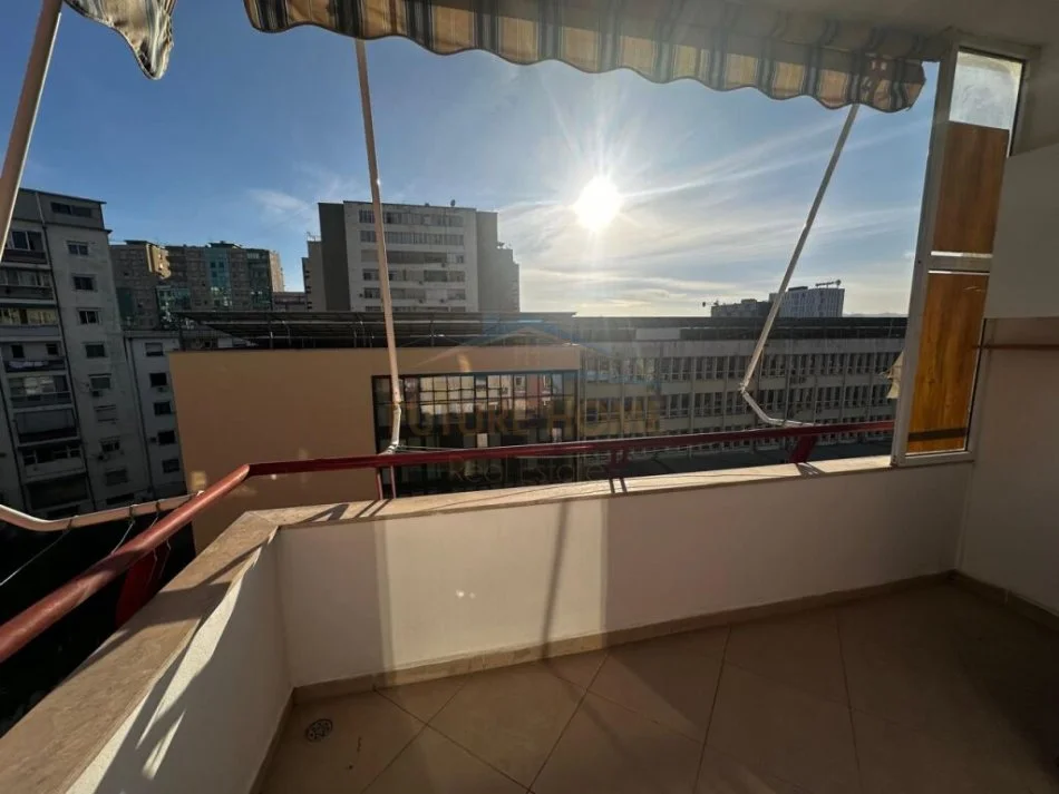 Tirane, shitet apartament 1+1+Ballkon Kati 5, 110.000 € (Don Bosko)