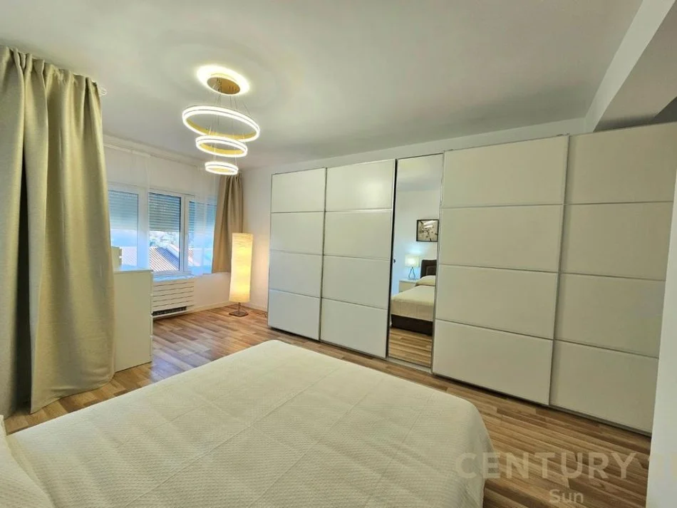 Tirane, jepet me qera apartament duplex Dublex Kati 1, 125 m² 750 € (Kodra Diellit)