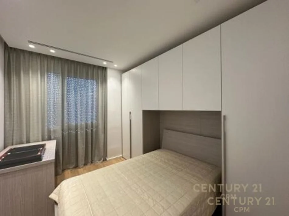 Tirane, jepet me qera apartament 2+1 me post parkimi,Kati 2, 100 m² 1.500 € (Rose Garden Residence)