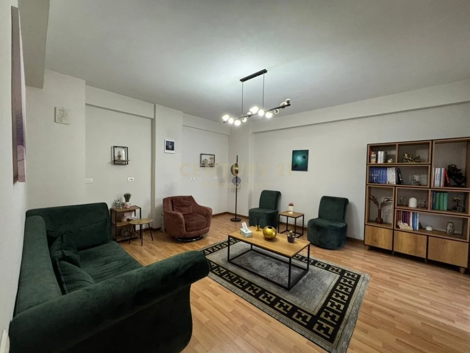 Tirane, shitet apartament 1+1 Kati 2, 69 m² 210.000 € (Kafe Flora)
