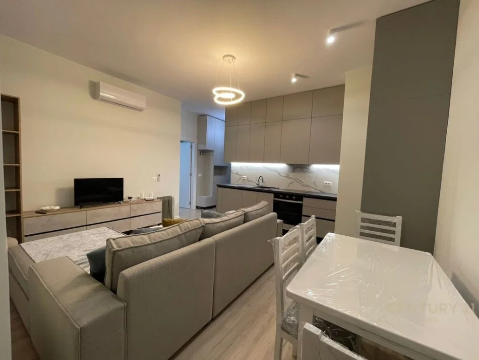 Tirane, jepet me qera apartament 1+1+Ballkon Kati 9, 50 m² 700 € 