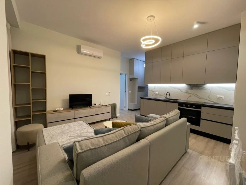 Tirane, jepet me qera apartament 1+1+Ballkon Kati 9, 50 m² 700 € 