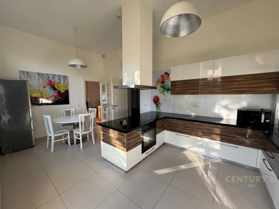 Tirane, jepet me qera Vile 3 Katshe , 410 m² 5.000 € (Rolling Hills)