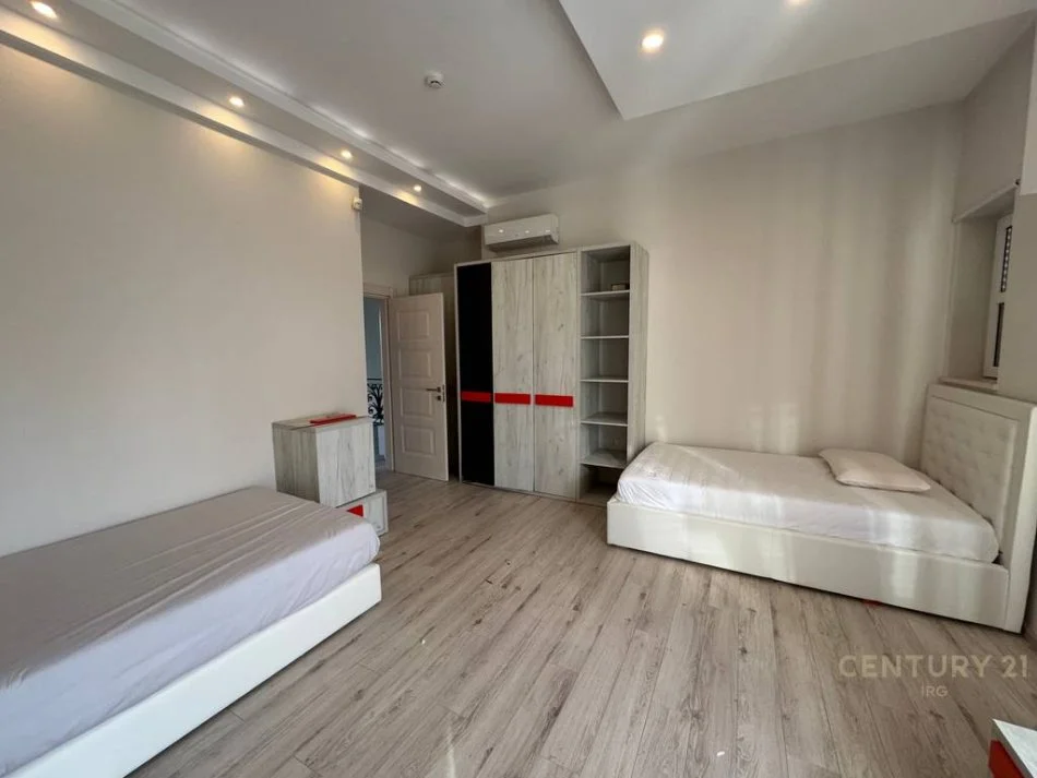 Tirane, jepet me qera Vile 3 Katshe , 410 m² 5.000 € (Rolling Hills)