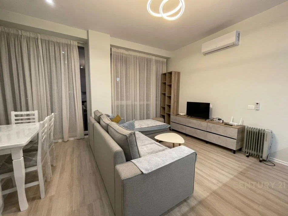 Tirane, jepet me qera apartament 1+1+Ballkon Kati 9, 50 m² 700 € 
