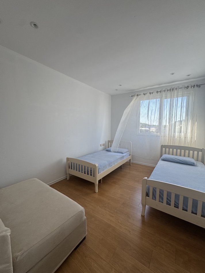 Tirane, jepet me qera apartament 2+1 Kati 4, 100 m² 370 € (Yzberisht, prane rrethrrotullimit te Yzberishtit)