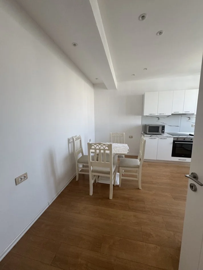 Tirane, jepet me qera apartament 2+1 Kati 4, 100 m² 370 € (Yzberisht, prane rrethrrotullimit te Yzberishtit)