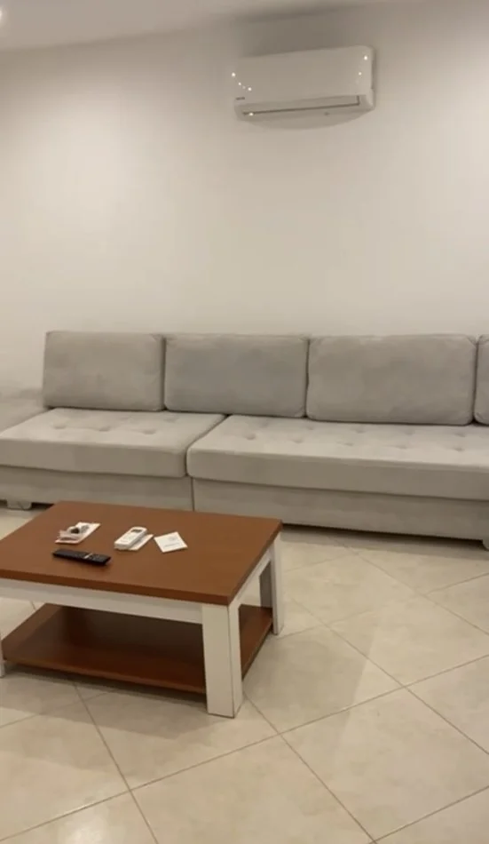 Tirane, jepet me qera shtepi 1+1 Kati 1, 80 m² 500 € (Fusha e Aviacionit)
