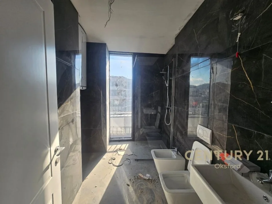 Tirane, shitet apartament 3+1+Aneks+Ballkon Kati 12, 213 m² 700.000 € (Lake View)
