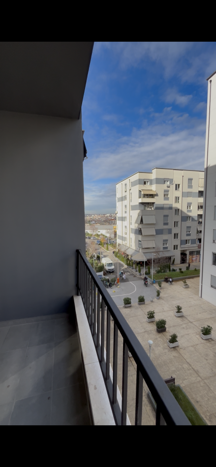 Tirane, jepet me qera nga Pronari, pa-komision apartament 2+1+Ballkon Kati 3, 100 m² 601 € 