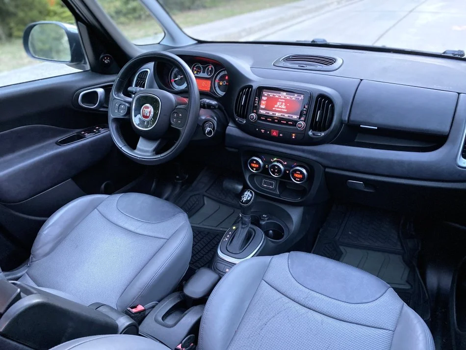 Tirane, shes makine Fiat 500L Benzin, gri e erret automatik Klima 125.000 km