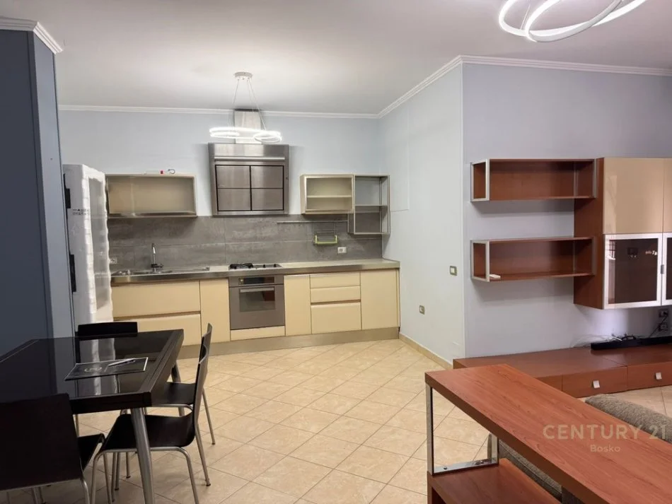 Tirane, jepet me qera apartament Kati 7, 95 m² 600 € 