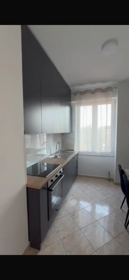 Tirane, jepet me qera apartament 1+1+Ballkon Kati 1, 60 m² 