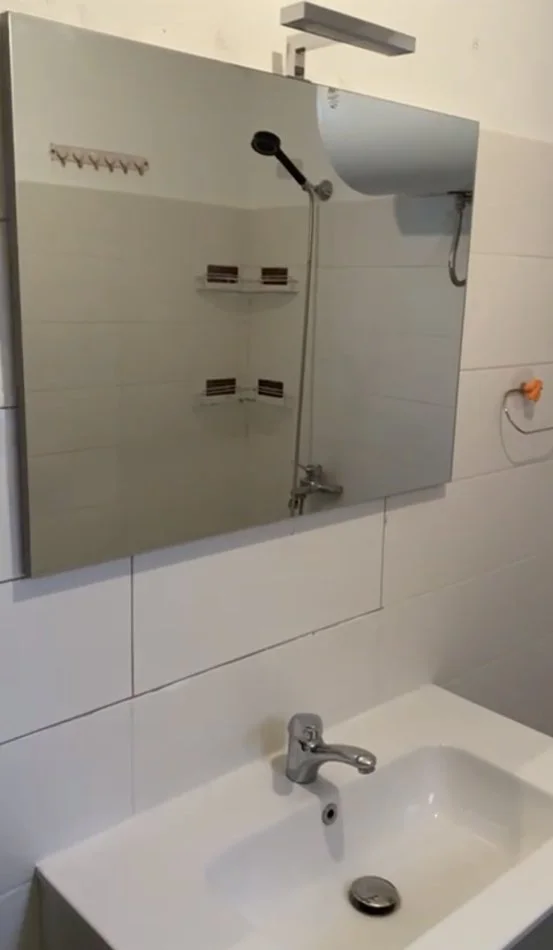 Tirane, jepet me qera shtepi 1+1 Kati 1, 80 m² 500 € (Fusha e Aviacionit)