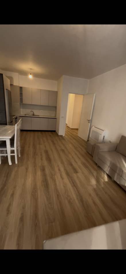 Tirane, jepet me qera nga Pronari, pa-komision apartament 2+1+Ballkon Kati 3, 100 m² 601 € 