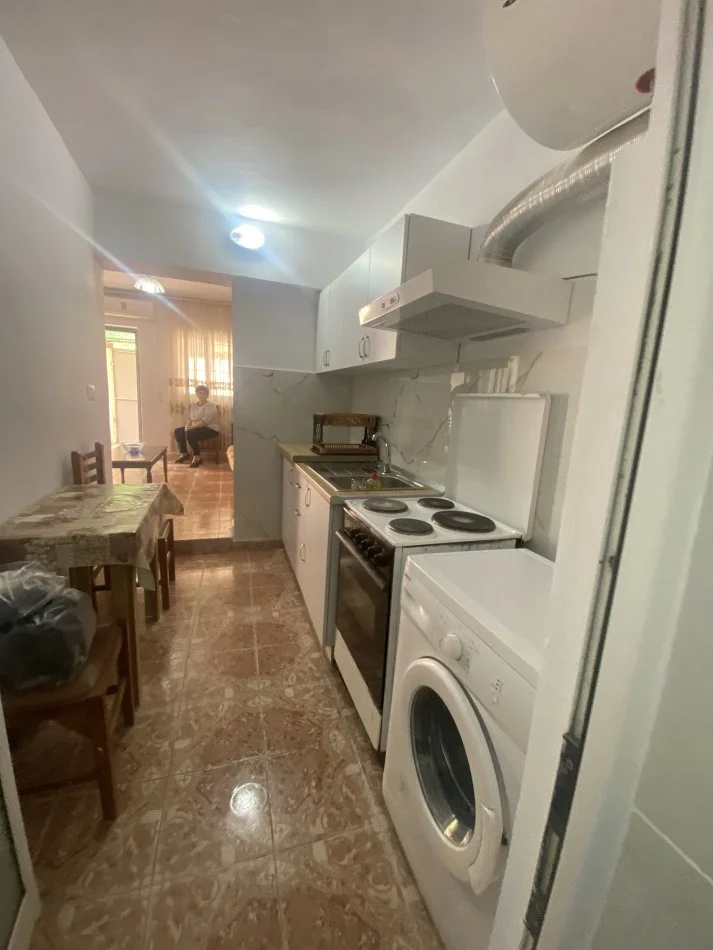 Tirane, jepet me qera Vile 1+1+Ballkon , 60 m² 300 € (Thanas ziko)