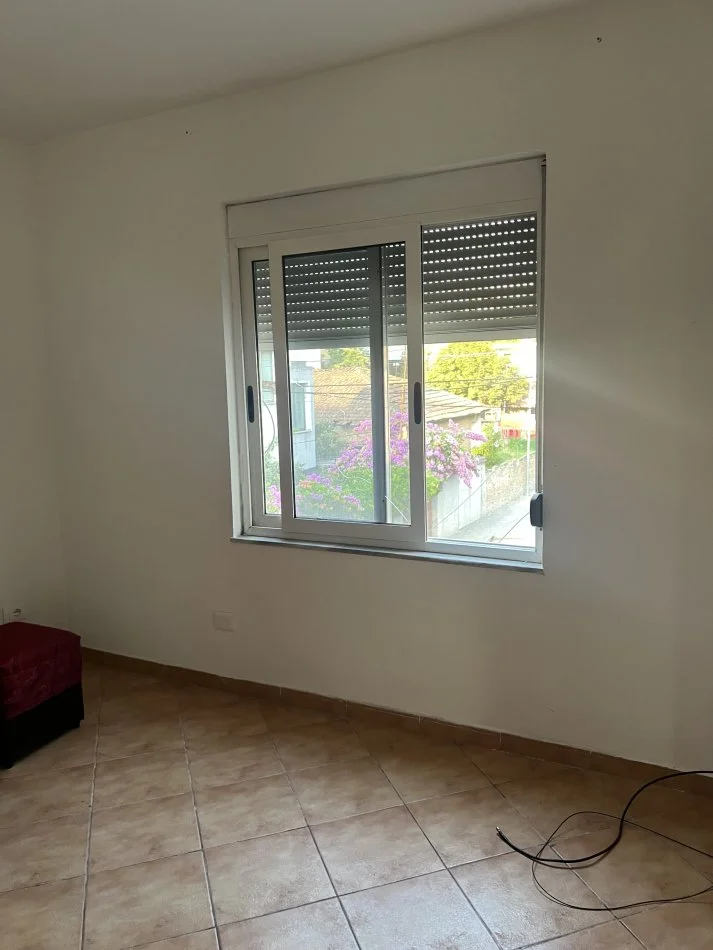 Durres, jepet me qera apartament 1+1 Kati 2, 70 m² 250 € 