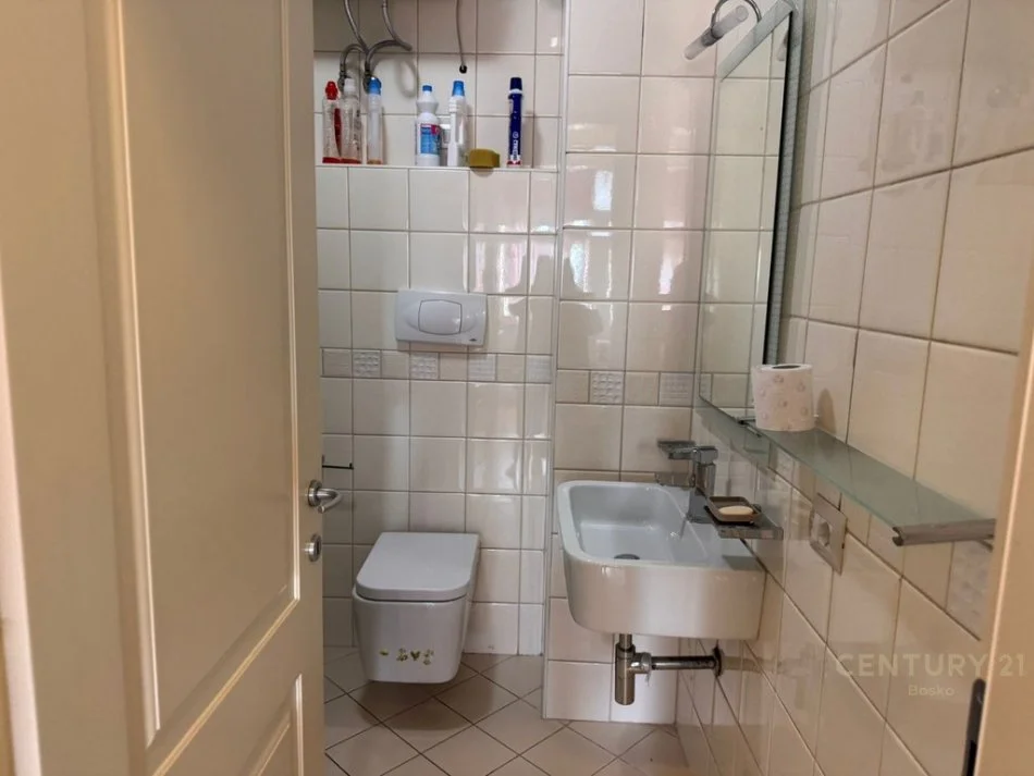 Tirane, jepet me qera apartament Kati 7, 95 m² 600 € 