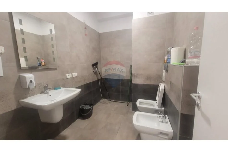 Tirane, shitet apartament 3+1+2+Depo , 145 m² 410.000 € (Zogu i Zi)
