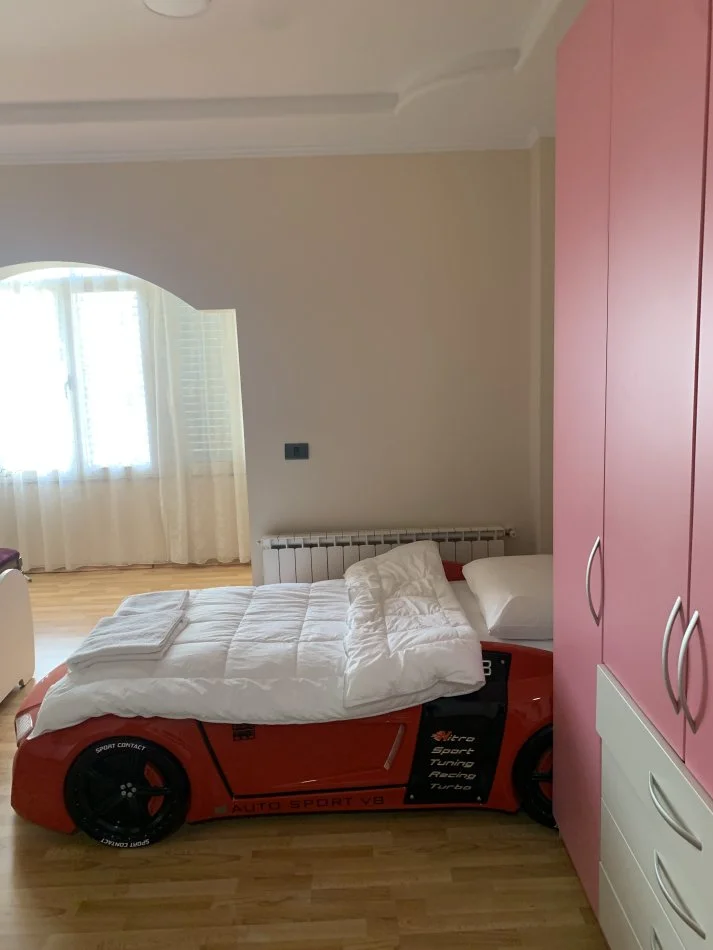 Tirane, jepet me qera apartament 2+1 Kati 3, 86 m² 700 € (Komuna e Parisit)