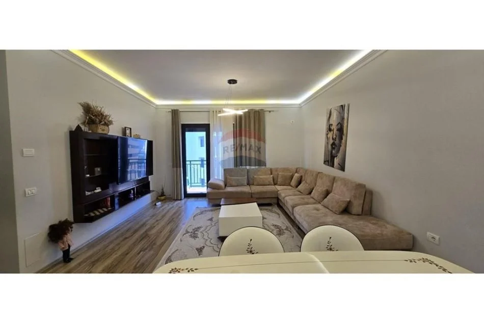 Tirane, shitet apartament 3+1+2 + Post Parkimi 🅿️ , 140 m² 260.001 € (Green City, Unaze e Re)