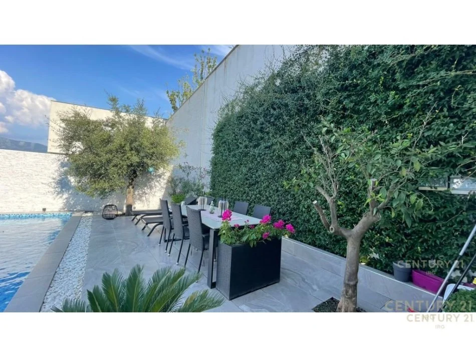 Tirane, shitet Vile 2 Katshe , 300 m² 600.000 € (Kodra Diellit)