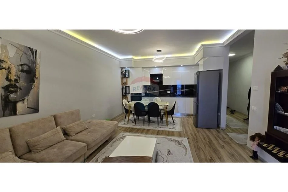Tirane, shitet apartament 3+1+2 + Post Parkimi 🅿️ , 140 m² 260.001 € (Green City, Unaze e Re)