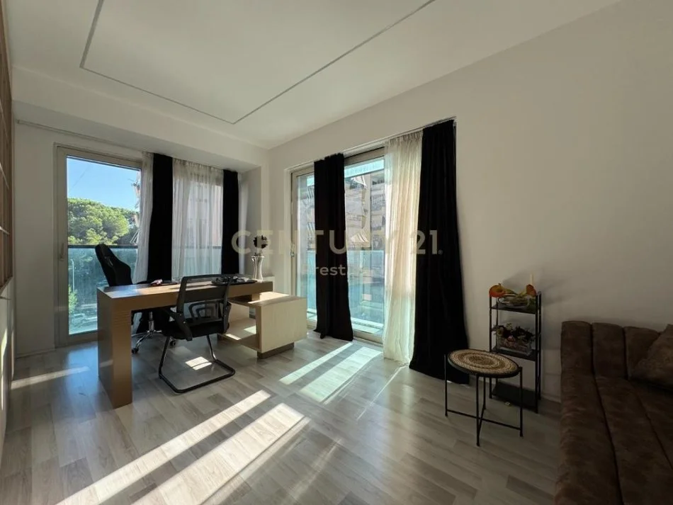 Tirane, shes apartament 2+1 Kati 8, 145 m² 550.000 € 