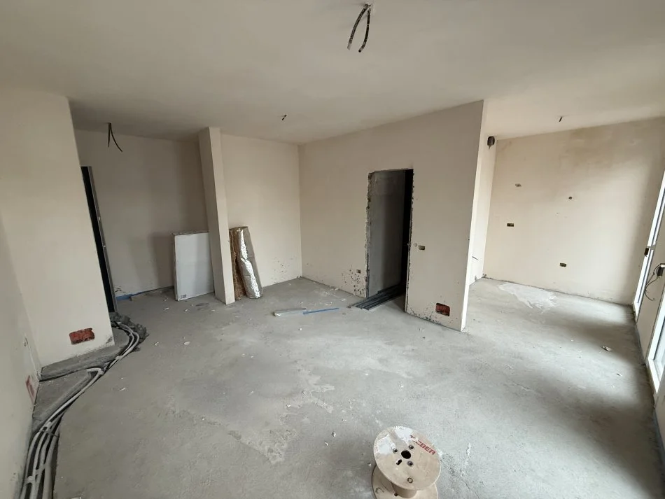 Tirane, shes apartament 2+1+Aneks+Ballkon Kati 5, 101 m² (Pran Sheshit Willson)