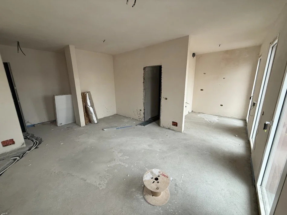 Tirane, shes apartament 2+1+Aneks+Ballkon Kati 5, 101 m² (Pran Sheshit Willson)