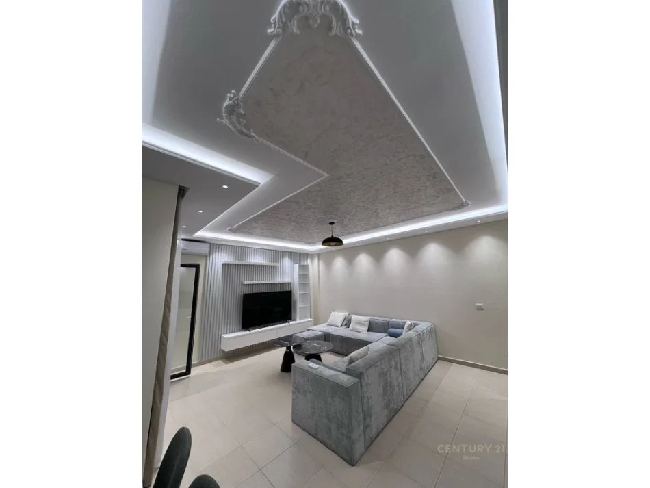 Tirane, jepet me qera apartament 2+1 Kati 6, 116 m² 700 € 