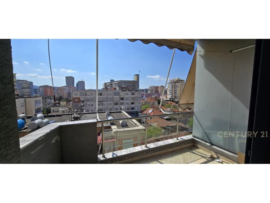 Tirane, shitet apartament 2+1 Kati 5, 76 m² 179.000 € (Pazari Ri)