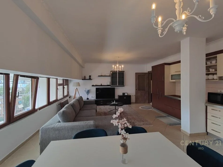 Tirane, jepet me qera apartament+verande | Penthouse 2+1 Kati 7, 120 m² 1.000 € (Myslym Shyri)