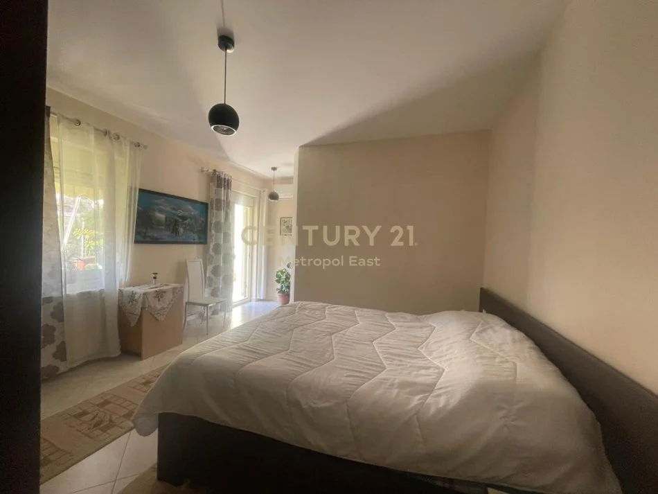 Tirane, shitet apartament 2+1+Aneks+Ballkon Kati 5, 127 m² 269.000 € (Liqeni thate)