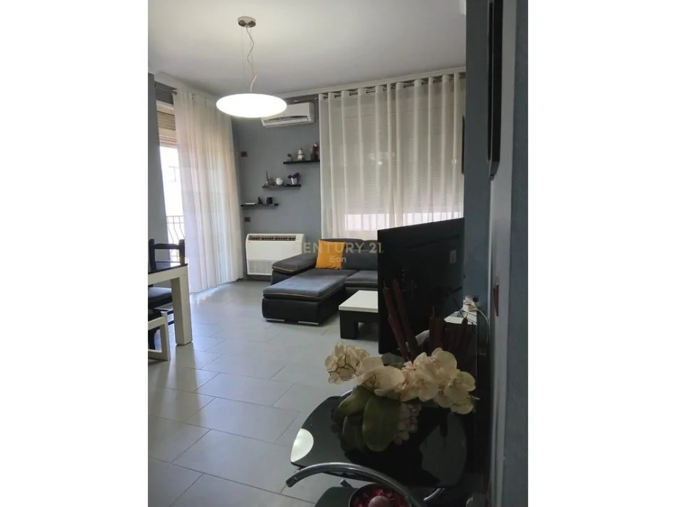 Durres, shitet apartament 1+1 Kati 2, 70 m² 91.000 € (Shkembi i Kavajes)