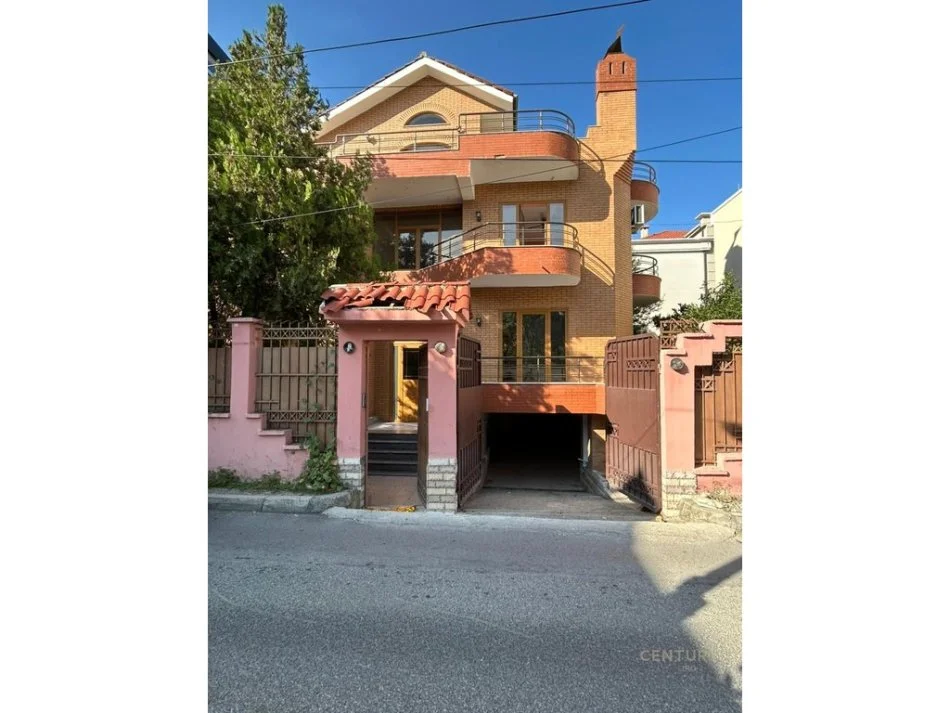 Tirane, shitet Vile 3 Katshe Kati 3, 491 m² 770.000 € (Selite)