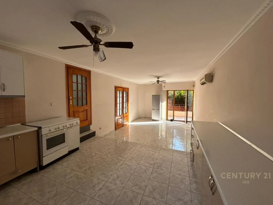 Tirane, shitet Vile 3 Katshe Kati 3, 491 m² 770.000 € (Selite)