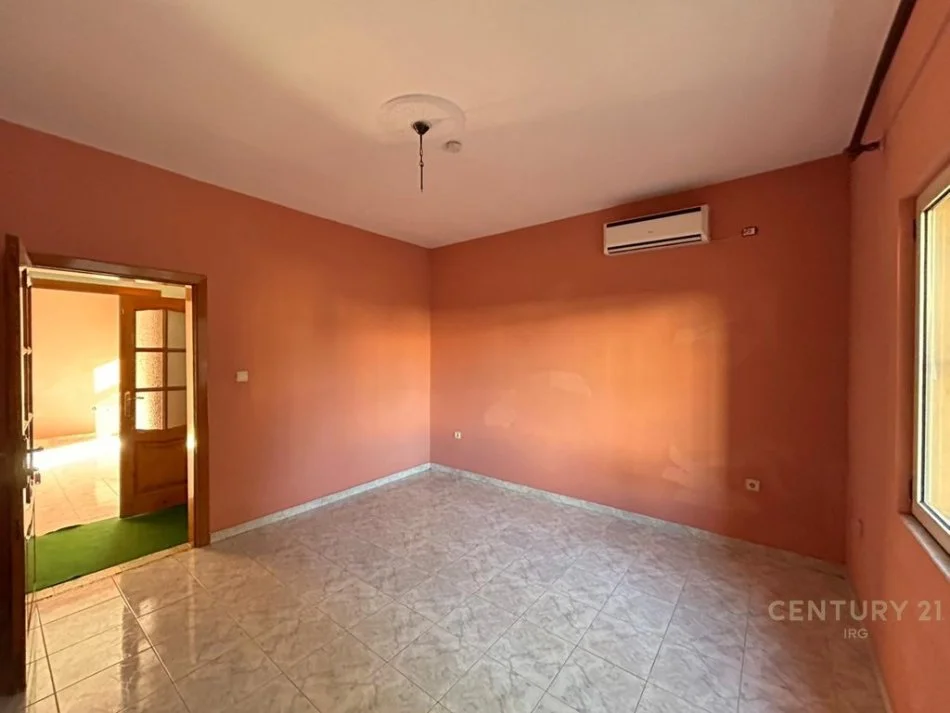 Tirane, shitet Vile 3 Katshe Kati 3, 491 m² 770.000 € (Selite)