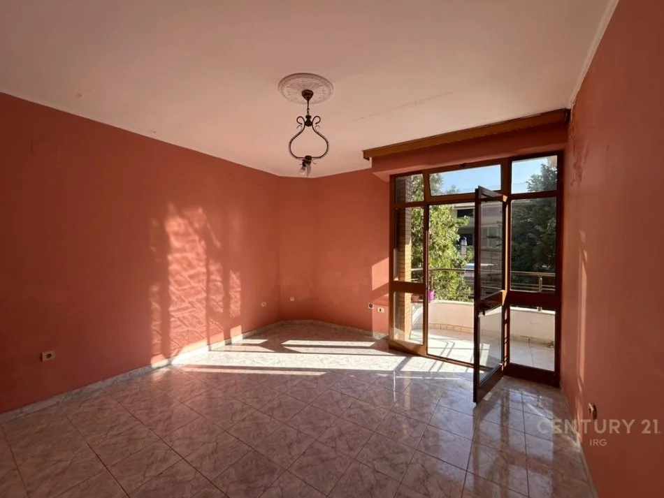 Tirane, shitet Vile 3 Katshe Kati 3, 491 m² 770.000 € (Selite)