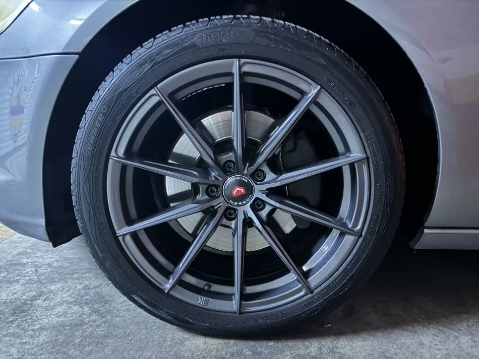 Tirane, shes makine Audi A6 Nafte, gri e erret automatik Kondicioner 240 km 12.000 €