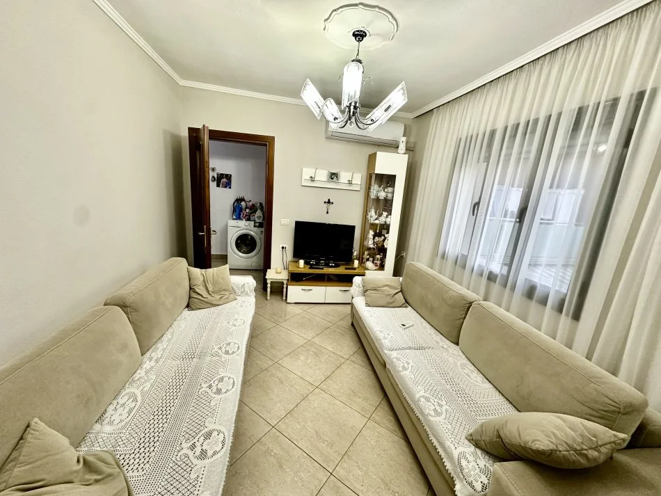 Elbasan, shitet apartament 2+1+Ballkon Kati 3, 81 m² 80.000 € (Rruga Qemal stafa)